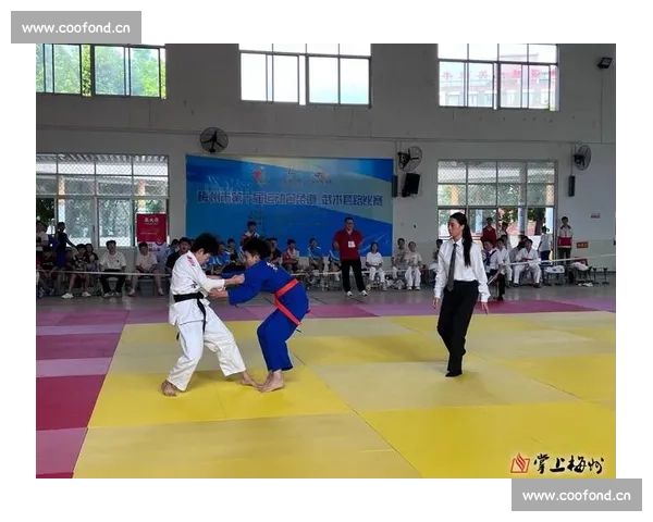 以柔克刚的较量聚焦现代柔道比赛的规则技巧与精神风貌与竞技发展 以柔克刚的较量聚焦现代柔道比赛的规则技巧与精神风貌与竞技发展